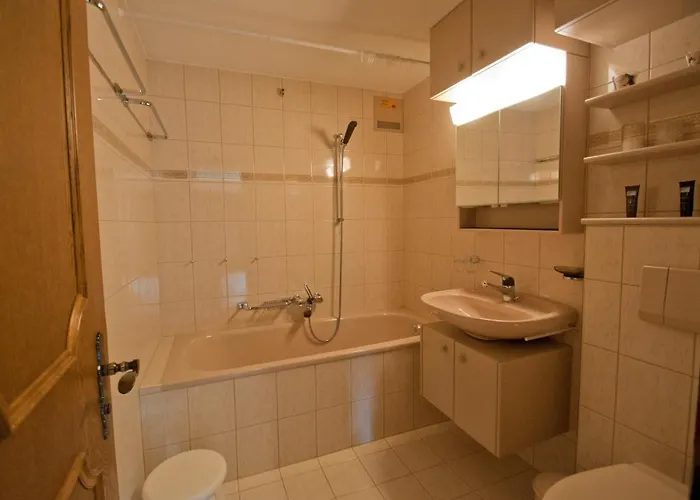 公寓 Haus Lizi, 8 *