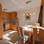 شقة Haus Lizi, 8 زيرمات